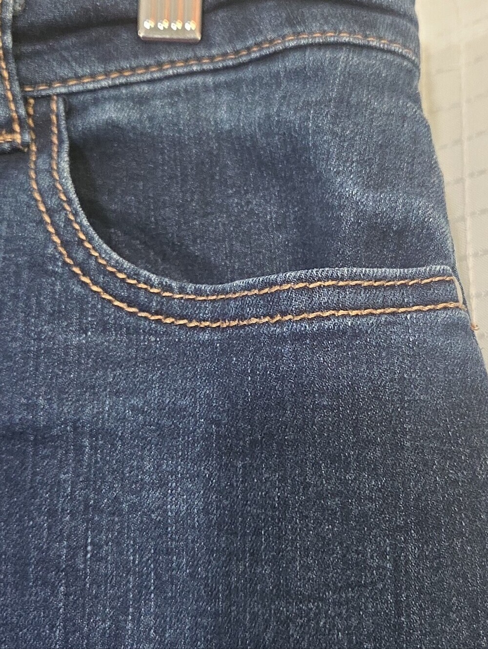 Jaclyn Smith Women's Dark Pencil Denim Casual Jean Skirt Size 8 - Picture 3 of 8